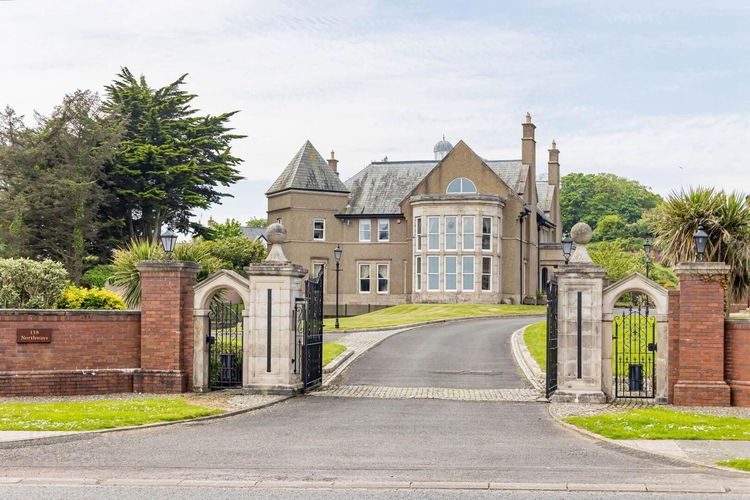 Have a Nosey at These Million Pound Dream Homes!