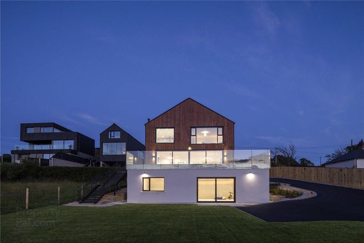 Have a Nosey at These Million Pound Dream Homes!