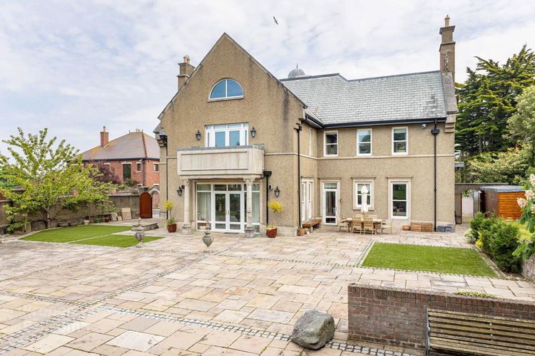 Have a Nosey at These Million Pound Dream Homes!